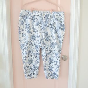 Oso Casuals White Blue Floral Jean Capris